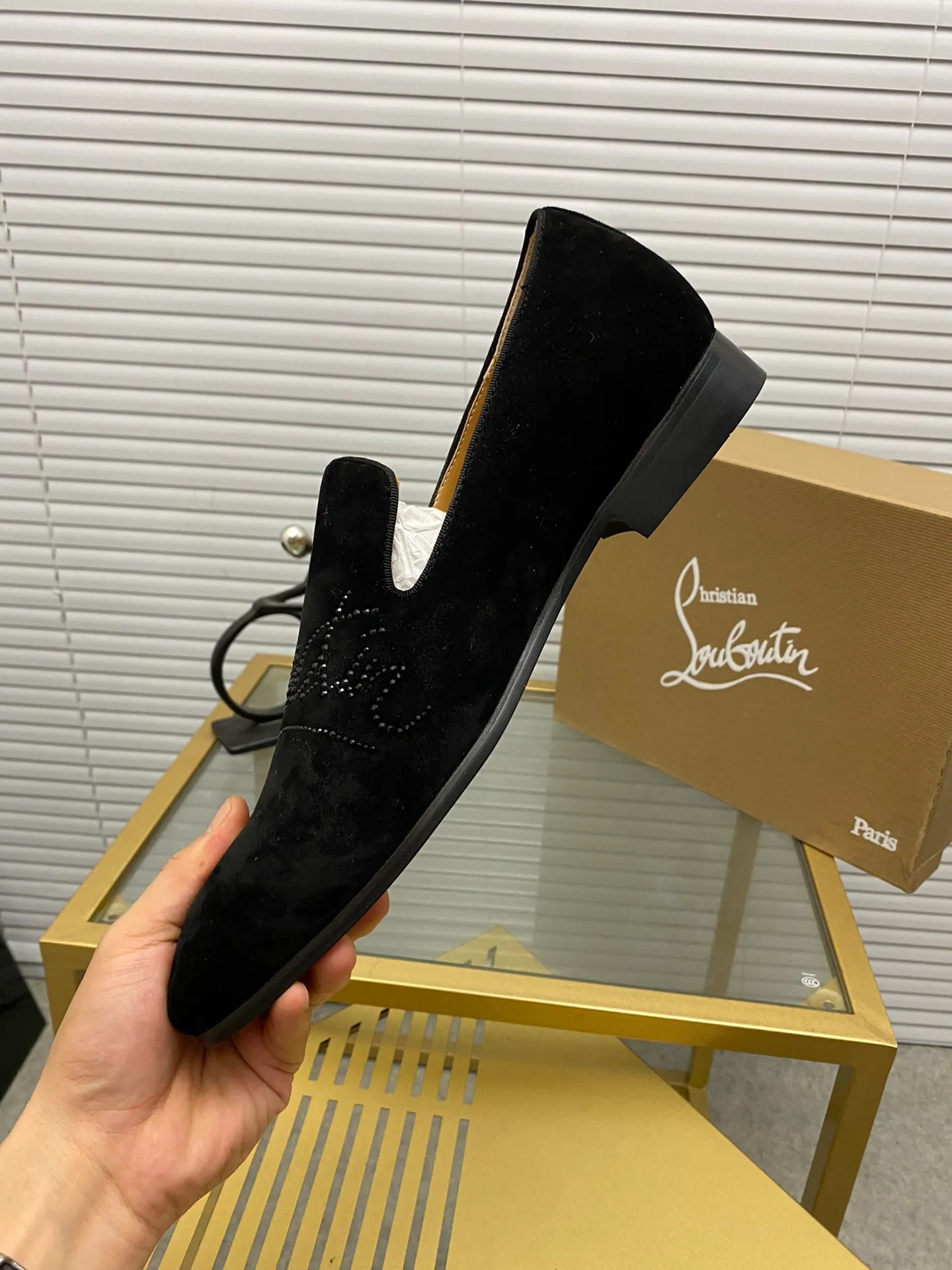 Made to order. Ex-factory price 500. christian louboutin (CL red sole shoes) counter series, casual sneakers 📢 📢 📢 Exclusive hot style release 🎈🎈💪 Movable latex feet 👻 Finished outsole line [Proud] 😝Female 35-40# Male 38#-46, global supply😝 [Top version]: original imported cowhide upper, top original leather lining, original molded TPU outsole, original 1:1 detail processing, original shoe last,